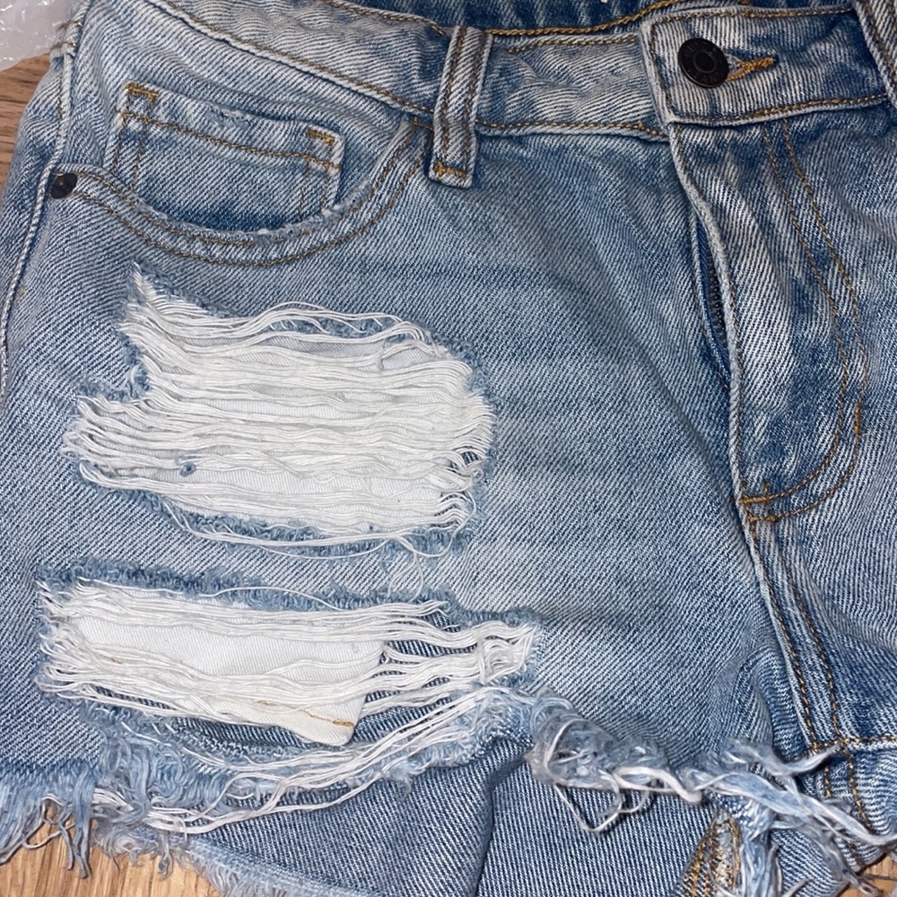 Distressed jean short - Picture 2 of 7